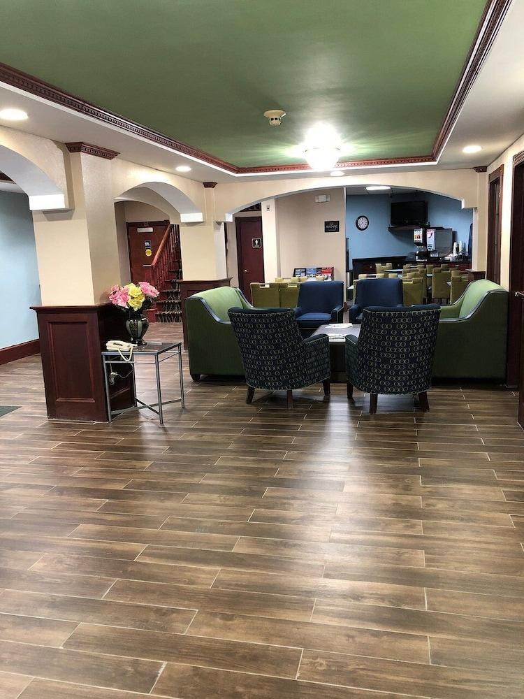 Super 8 By Wyndham West Greenwich/Providence מראה חיצוני תמונה