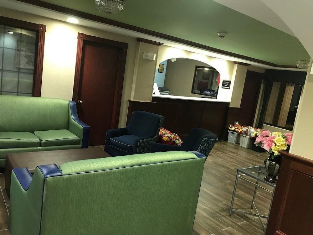Super 8 By Wyndham West Greenwich/Providence מראה חיצוני תמונה