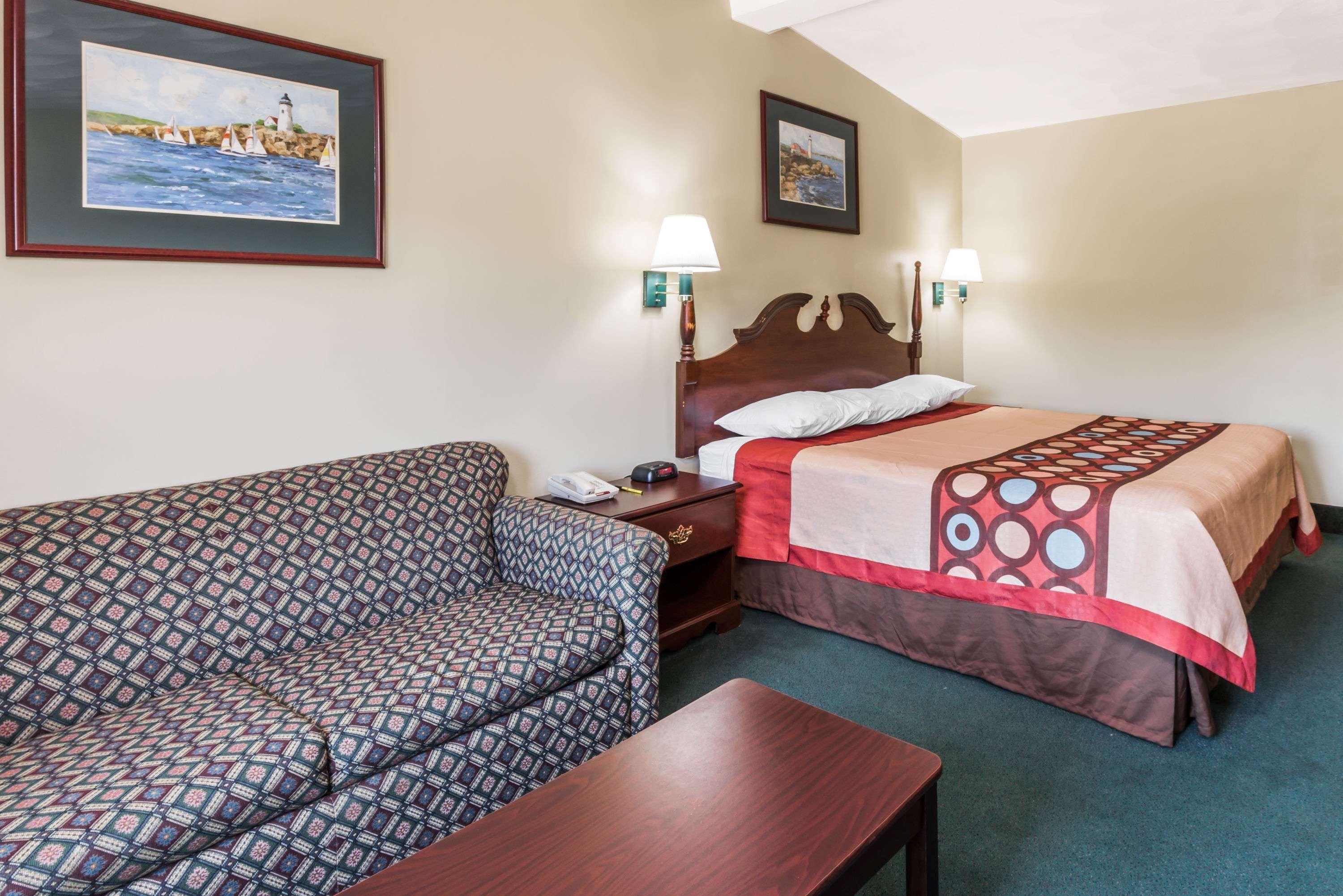 Super 8 By Wyndham West Greenwich/Providence מראה חיצוני תמונה