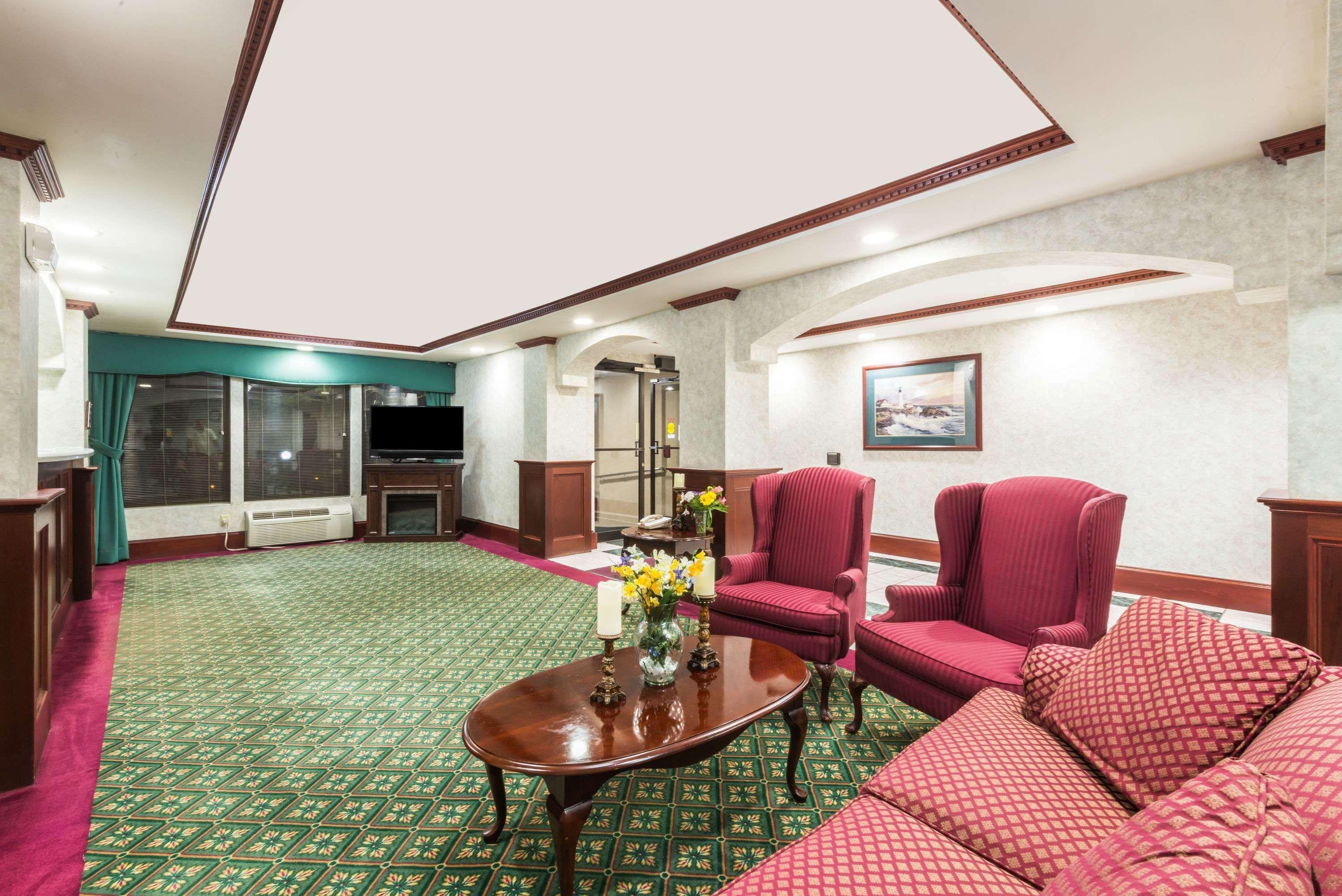 Super 8 By Wyndham West Greenwich/Providence מראה חיצוני תמונה