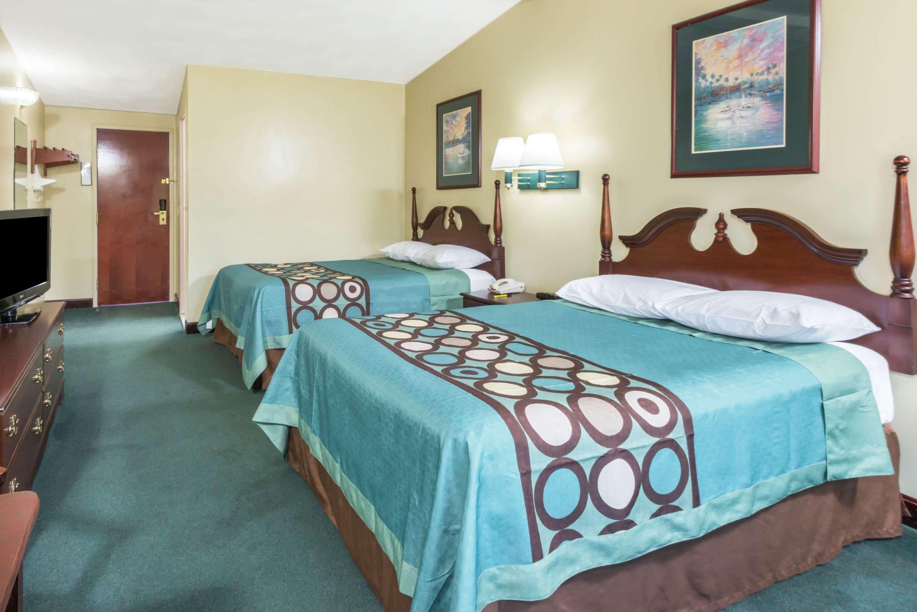 Super 8 By Wyndham West Greenwich/Providence מראה חיצוני תמונה