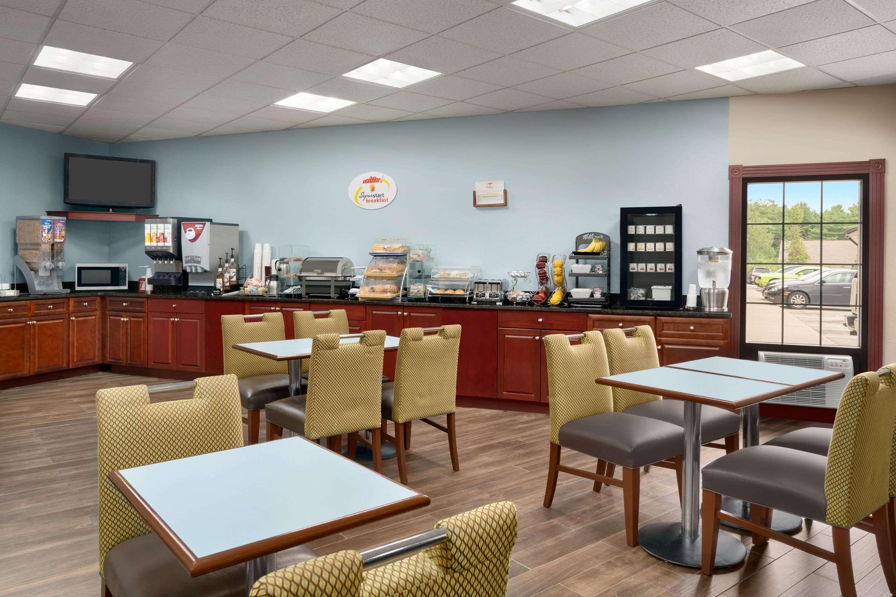 Super 8 By Wyndham West Greenwich/Providence מראה חיצוני תמונה