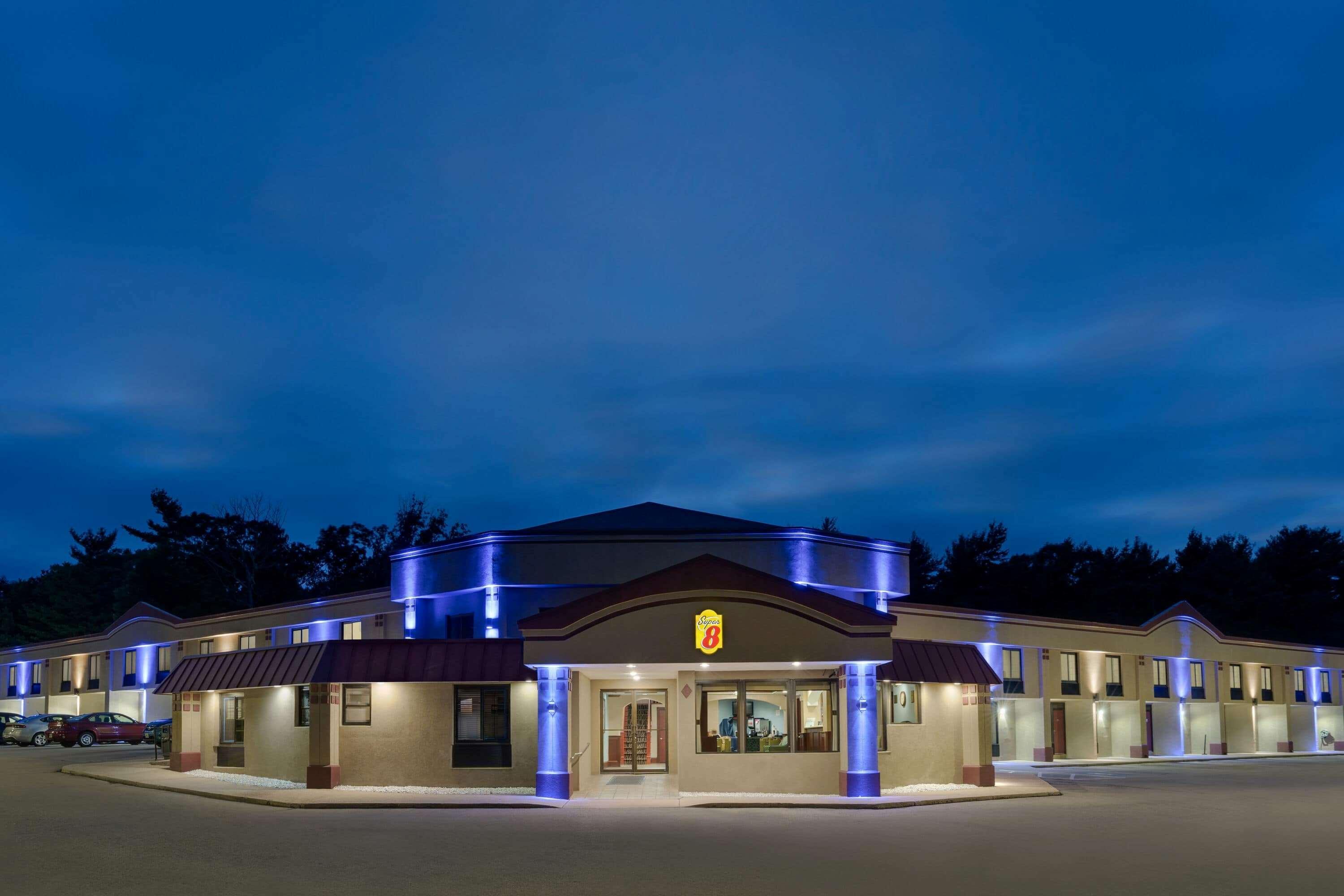 Super 8 By Wyndham West Greenwich/Providence מראה חיצוני תמונה