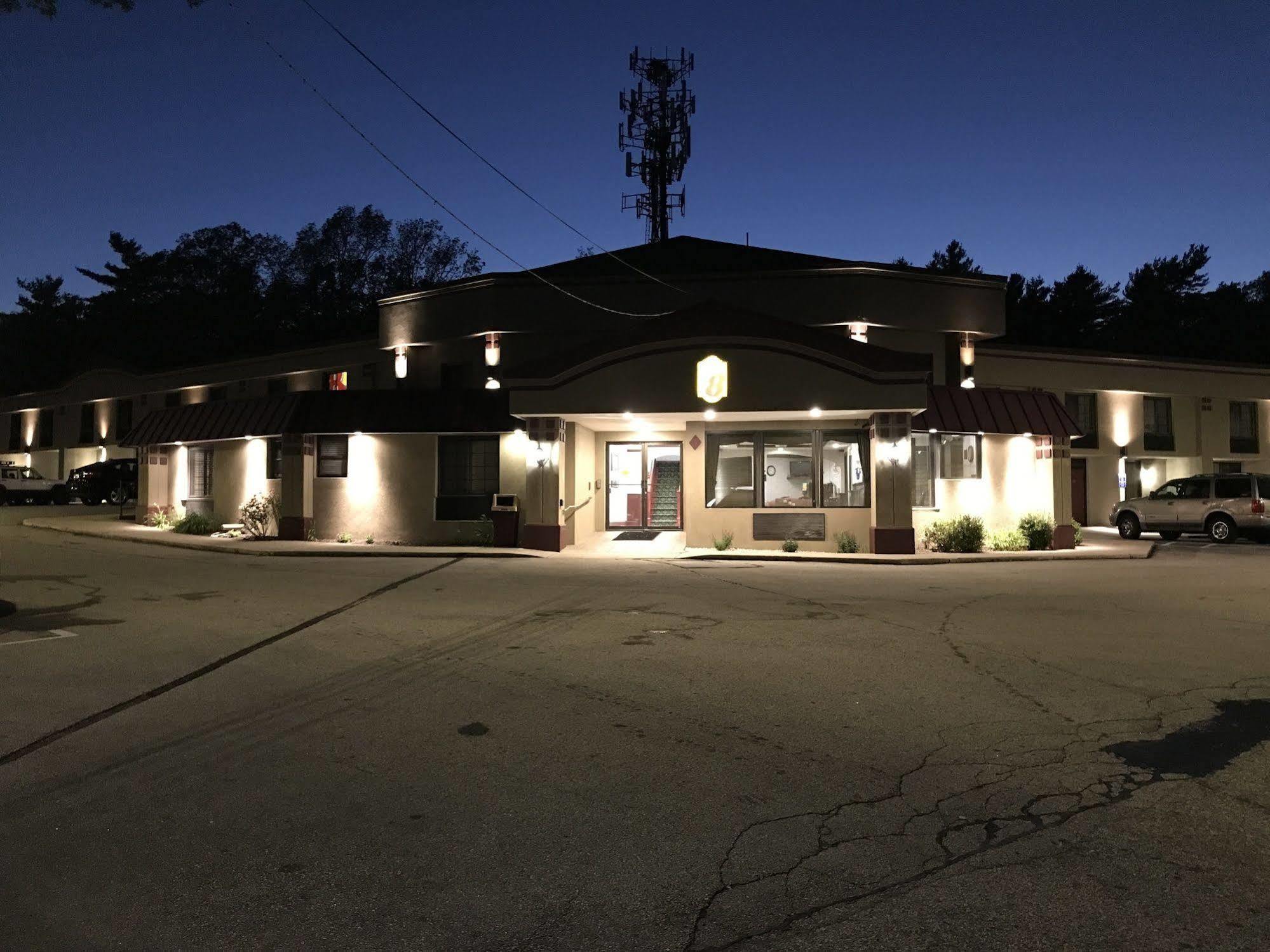 Super 8 By Wyndham West Greenwich/Providence מראה חיצוני תמונה