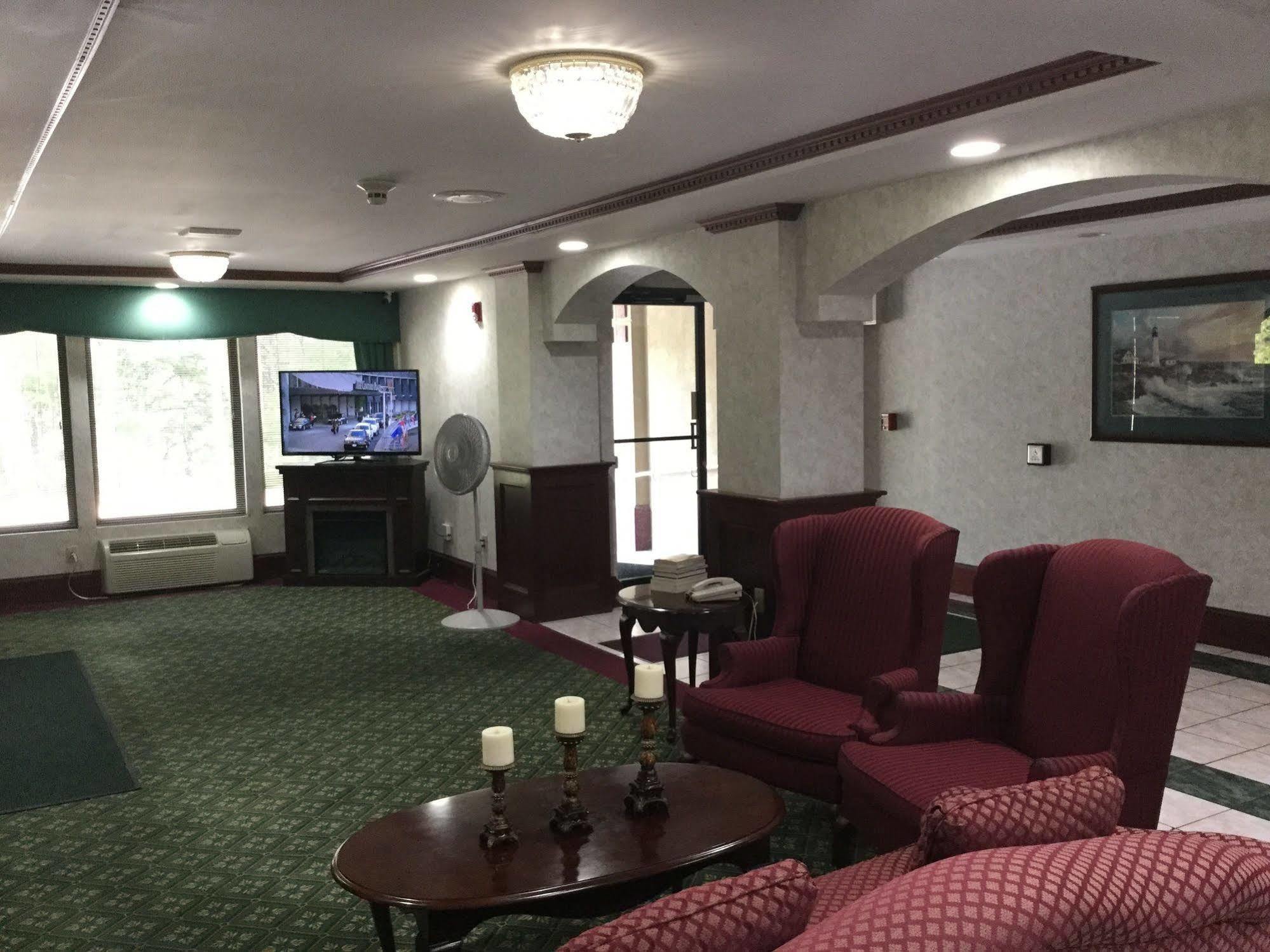 Super 8 By Wyndham West Greenwich/Providence מראה חיצוני תמונה
