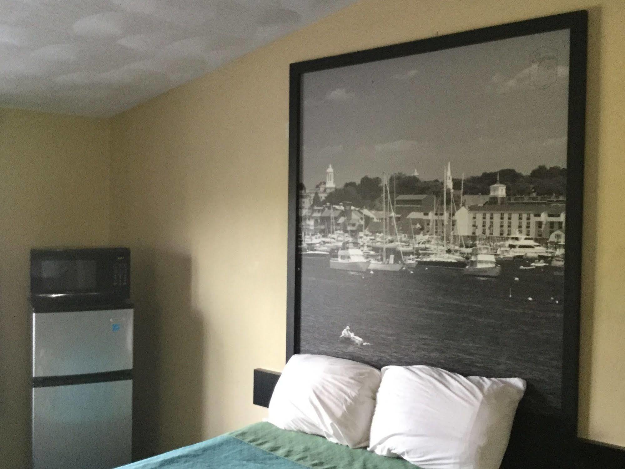 Super 8 By Wyndham West Greenwich/Providence מראה חיצוני תמונה