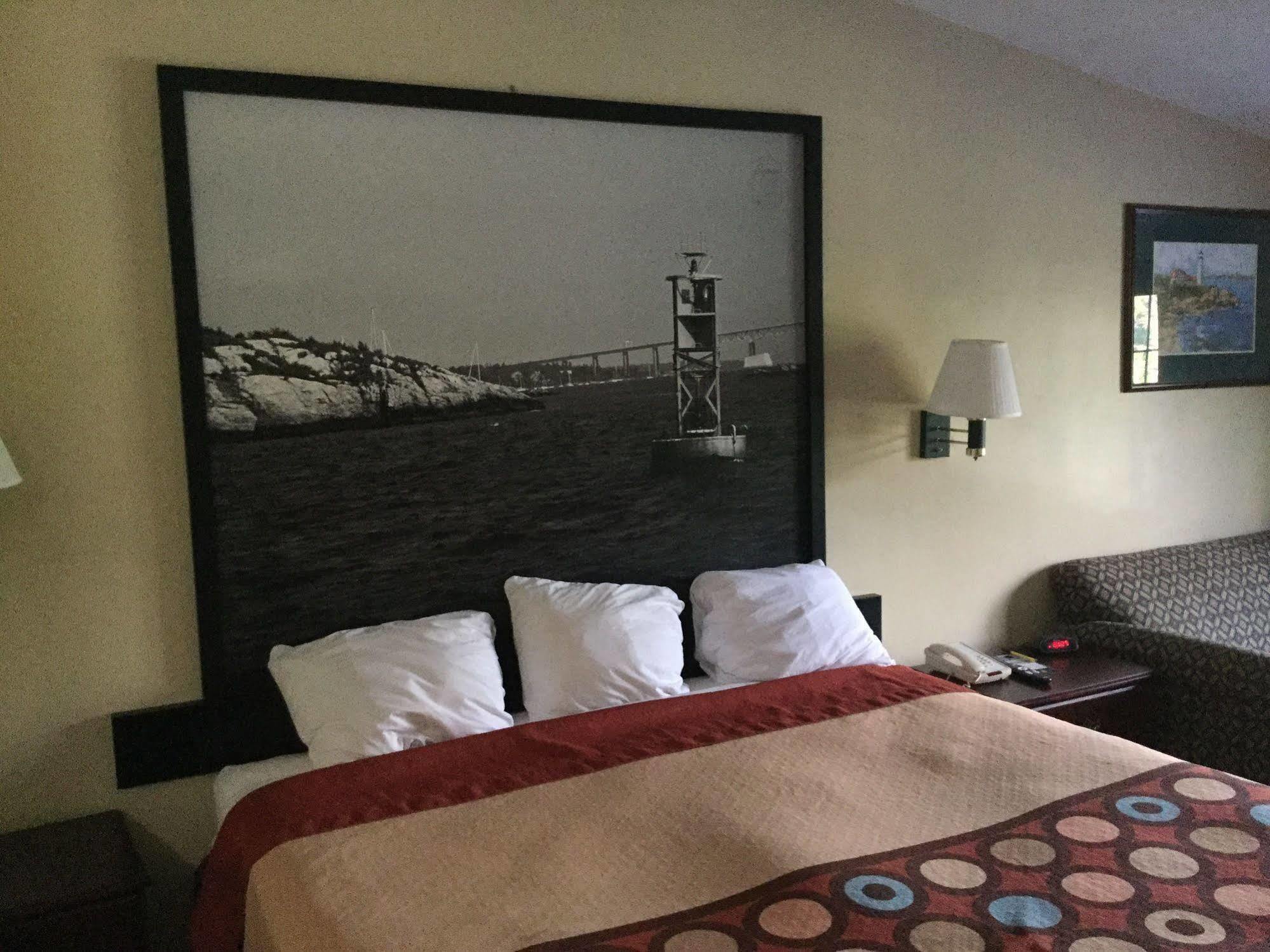 Super 8 By Wyndham West Greenwich/Providence מראה חיצוני תמונה